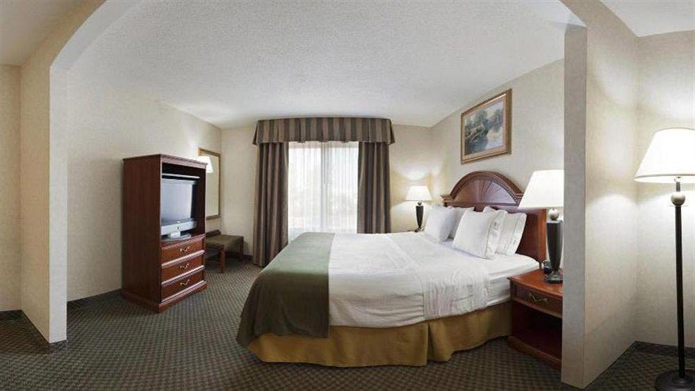 Holiday Inn Express Hotel & Suites Elkhart-South By Ihg Exterior photo