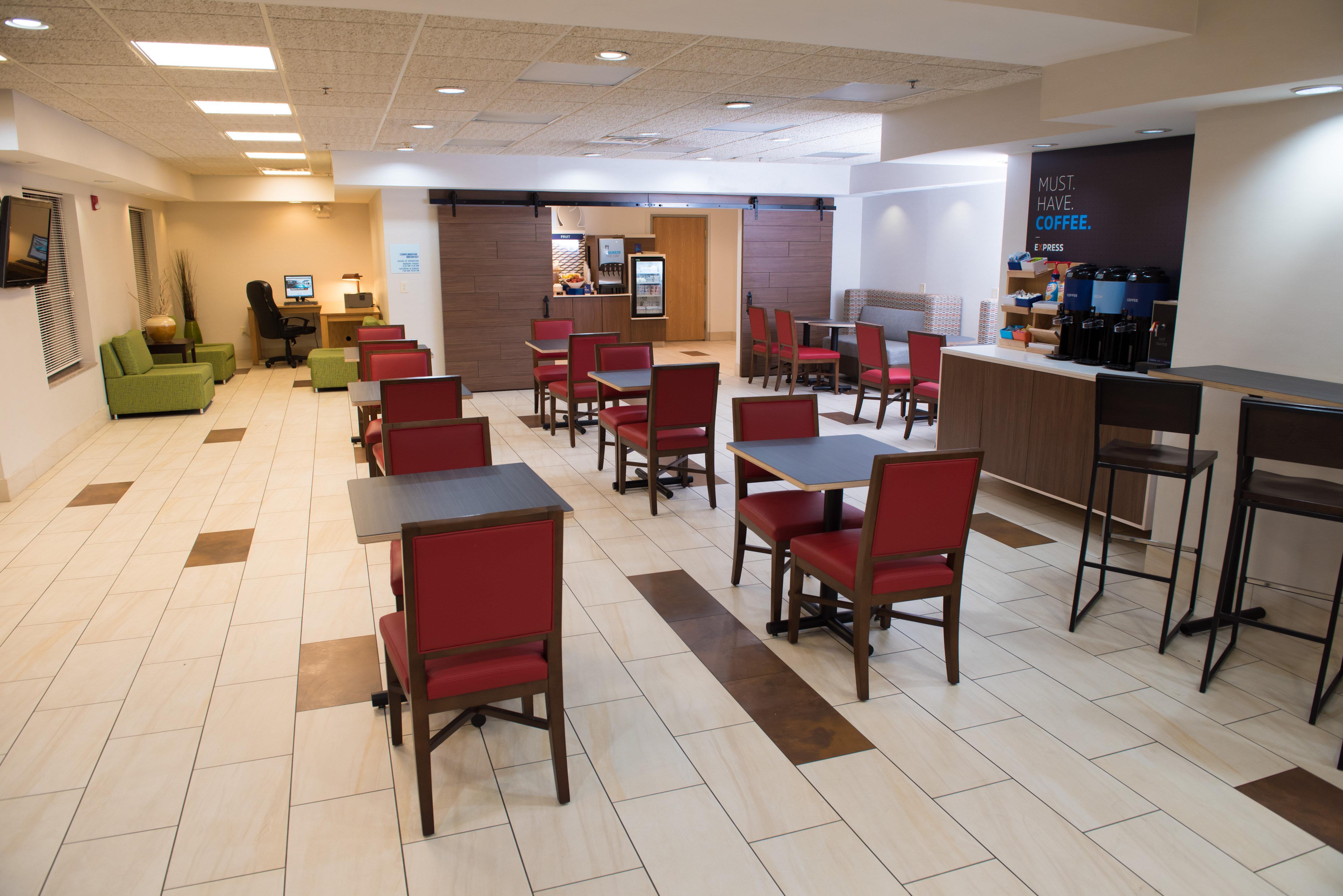 Holiday Inn Express Hotel & Suites Elkhart-South By Ihg Exterior photo