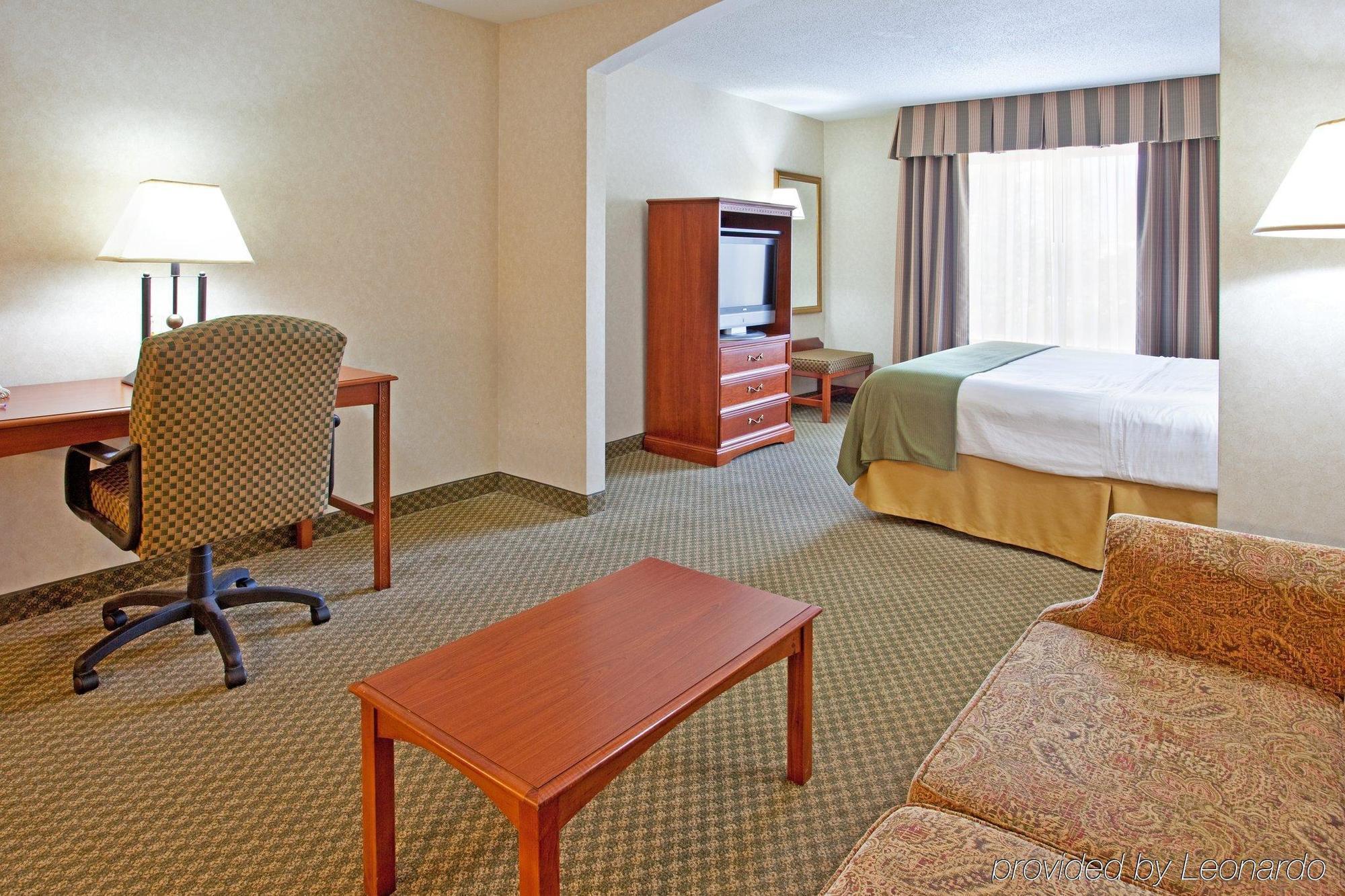 Holiday Inn Express Hotel & Suites Elkhart-South By Ihg Exterior photo