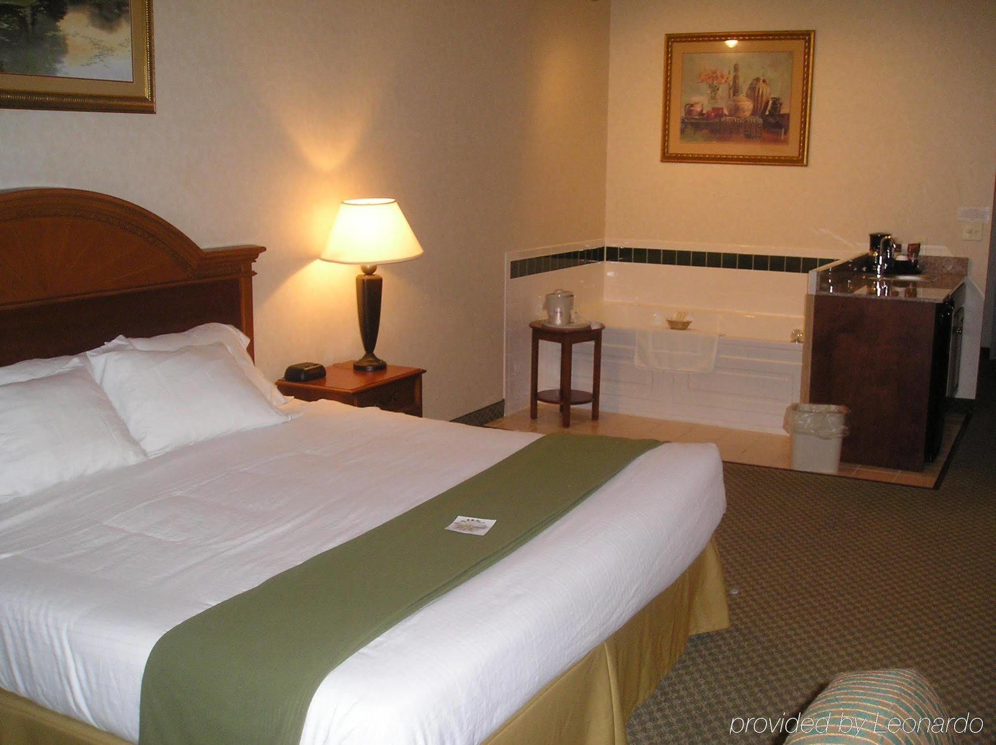 Holiday Inn Express Hotel & Suites Elkhart-South By Ihg Exterior photo